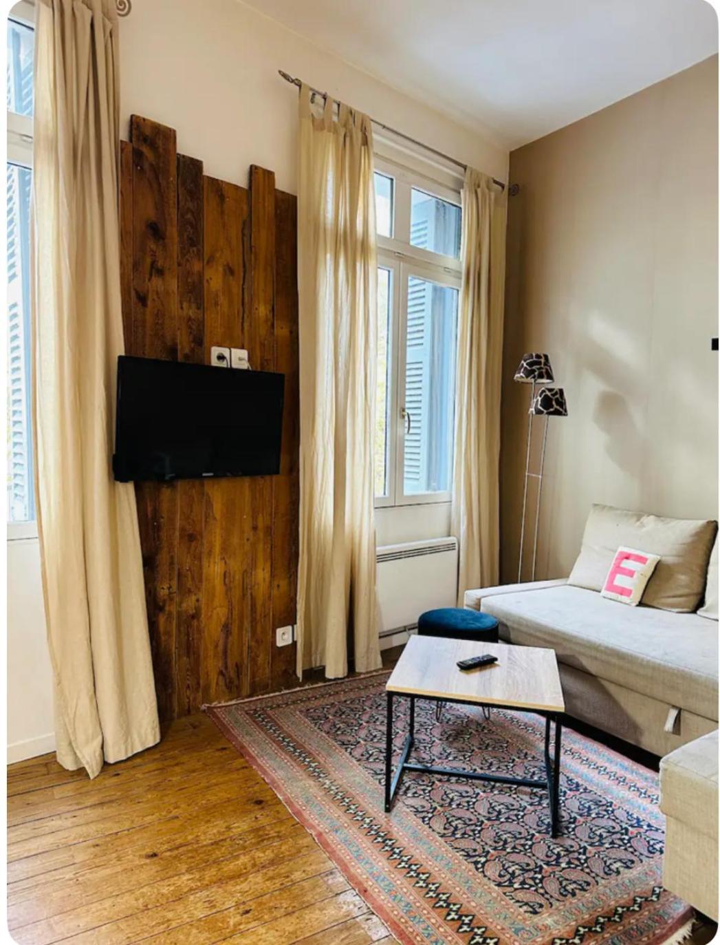 Standing Apartment T2 Near The Train Station And Tours Bagian luar foto